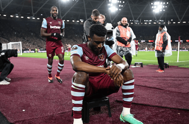 公牛半场三分13中3，吉迪10+5+5咬住比分